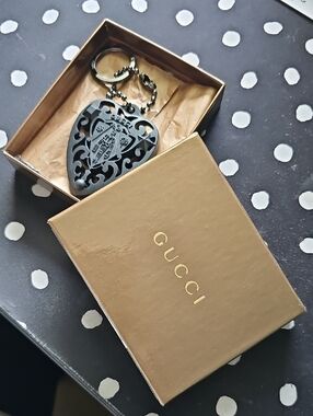 Gucci Black Filigree Heart Keyring with Gold Box